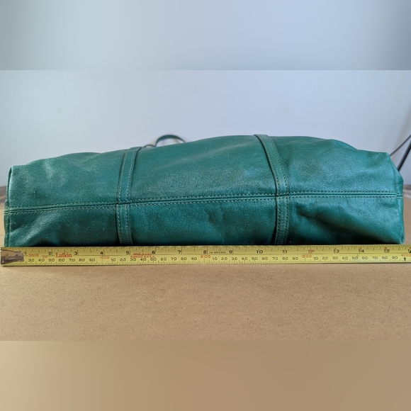 Banana Republic | Paige Pinking Sheers Tote, Kelly Green Leather Purse - Picture 14 of 16